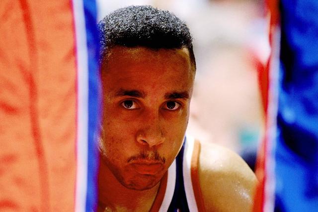 中国首场FIS室内滑雪赛事在深圳·前海冰雪世界启幕